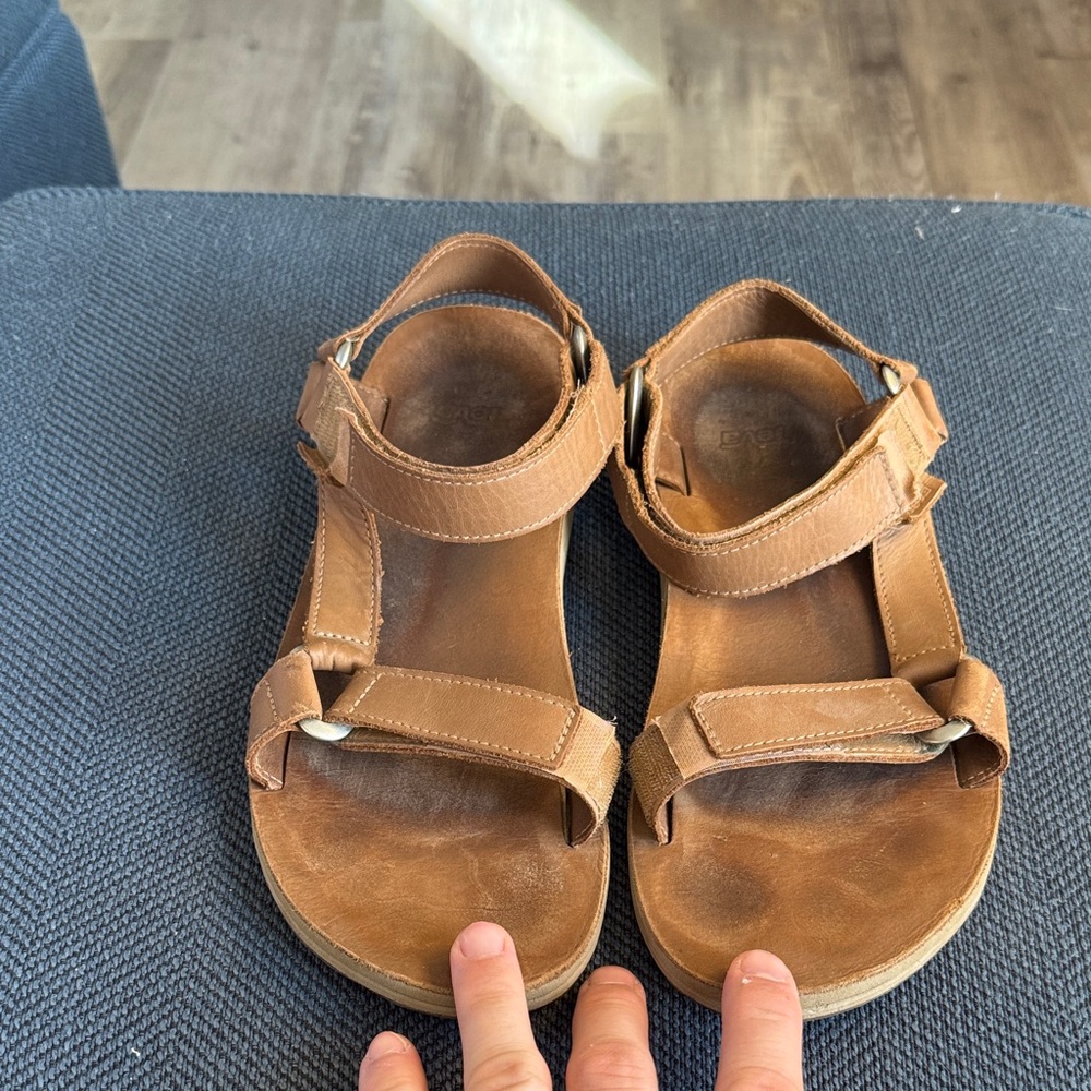 Men's Teva Tan Leather Sandals Size 9